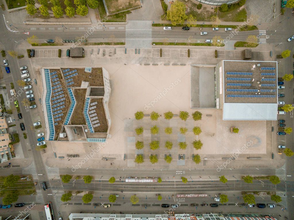 Painéis solares térmicos instalados num telhado