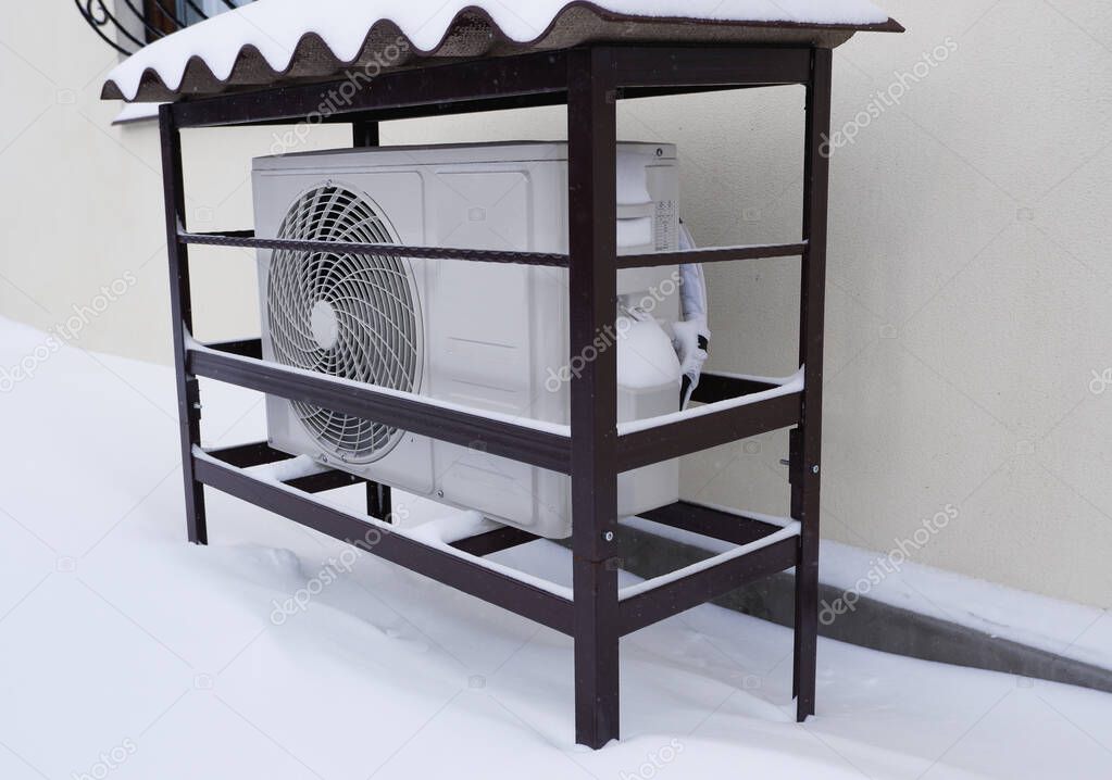 Família em casa a poupar energia com bomba de calor
